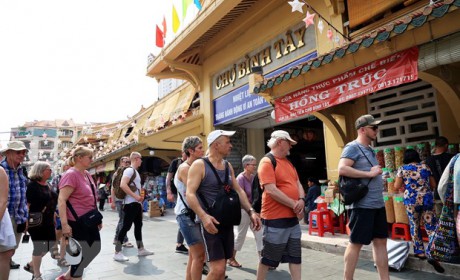 Việt Nam’s new e-visa policy draws attention of foreign tourists